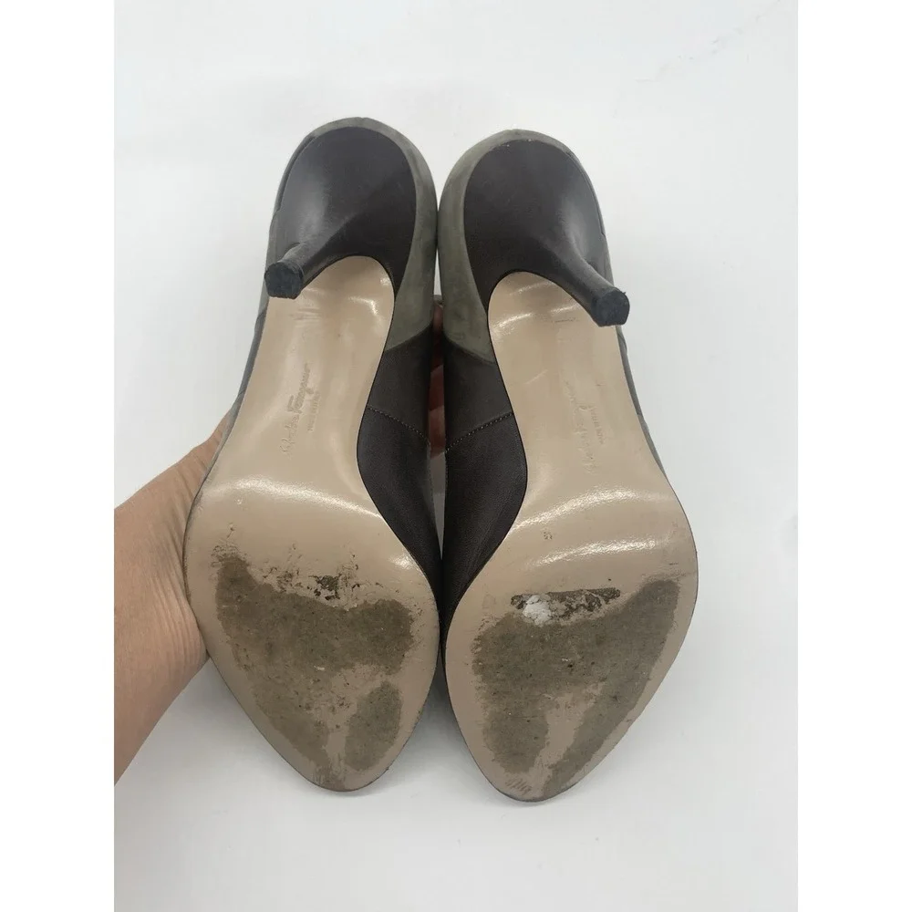 Salvatore Ferragamo Gray Italian Leather Heels Sz 9 Shoes Pumps Designer